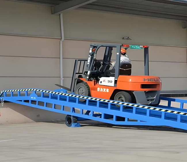 渭南移动式卸货平台（叉车用）